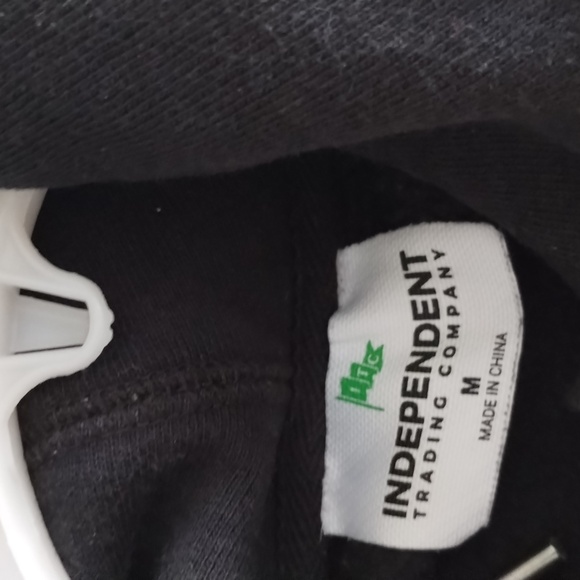 Independent Trading Co. ENRFORCE Men's Black Hoodie with Star Design SZ medium - Picture 10 of 13